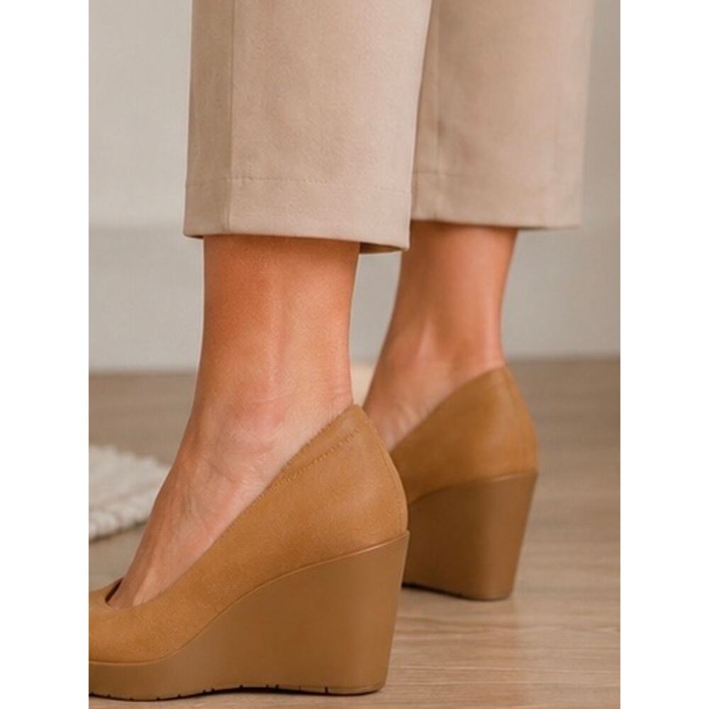 Vionic Sereno Tan Cognac Wedge Pumps Comfort Shoes Round Toe Size 6.5 - Picture 3 of 12